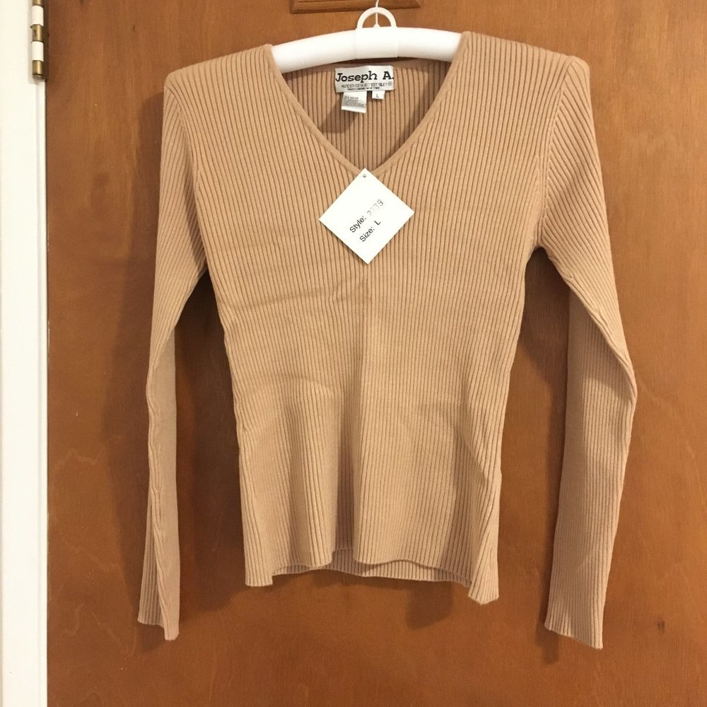 NWT Fitted Ribbed Long Sleeve V-Neck Women's Top